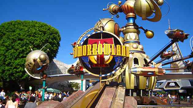 Tomorrowland-Disneyland-jpg_2141421