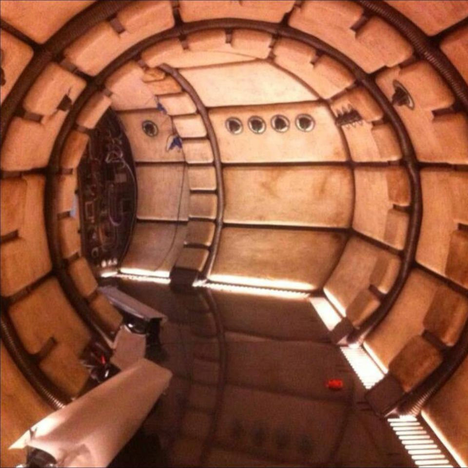 UPDATE3! Even More Photos of the Millennium Falcon Interior From Star Wars Episode 7? Star