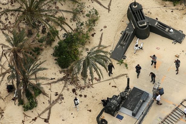 New Photos from the Star Wars Anthology: Rogue One Set! - Star
