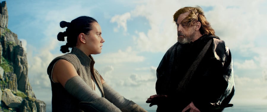 How 'The Force Awakens' Ending Changed For 'The Last Jedi