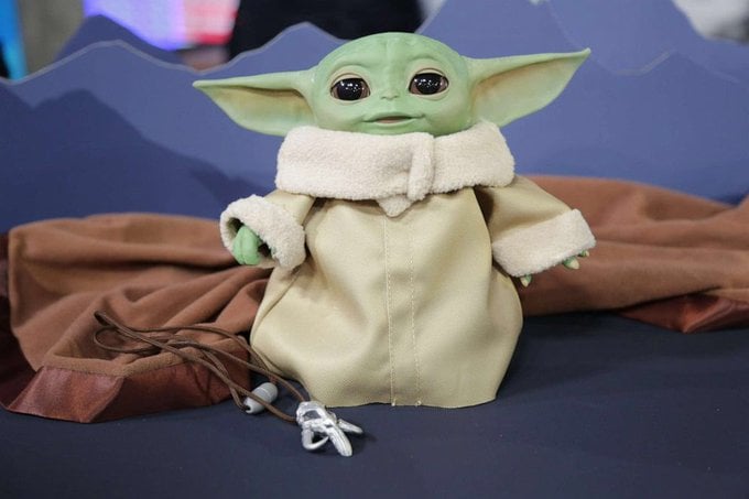 Comprar Star Wars Mandalorian Baby yoda Animatronic de Hasbro