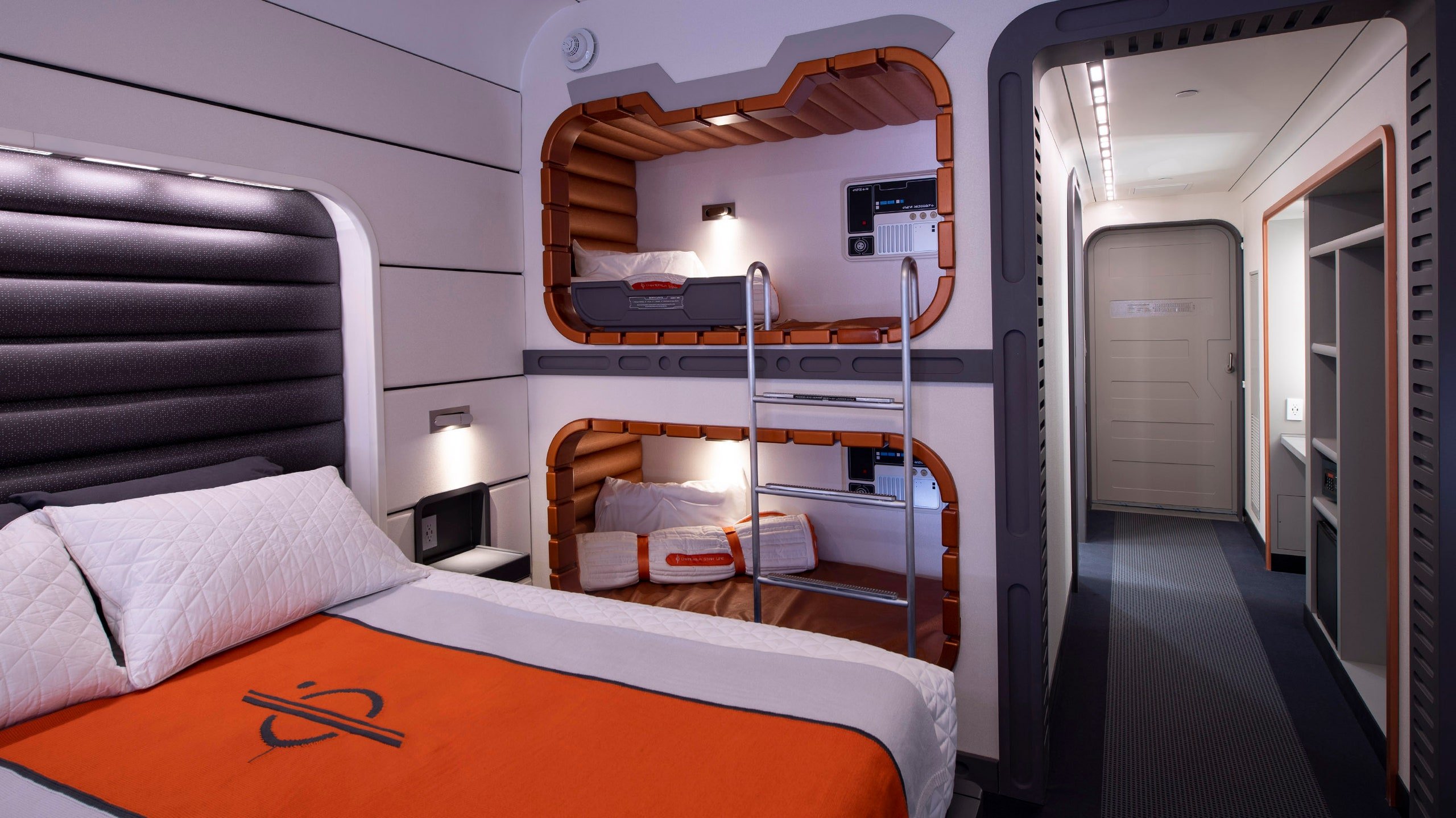 Galactic Starcruiser Star Wars hotel room