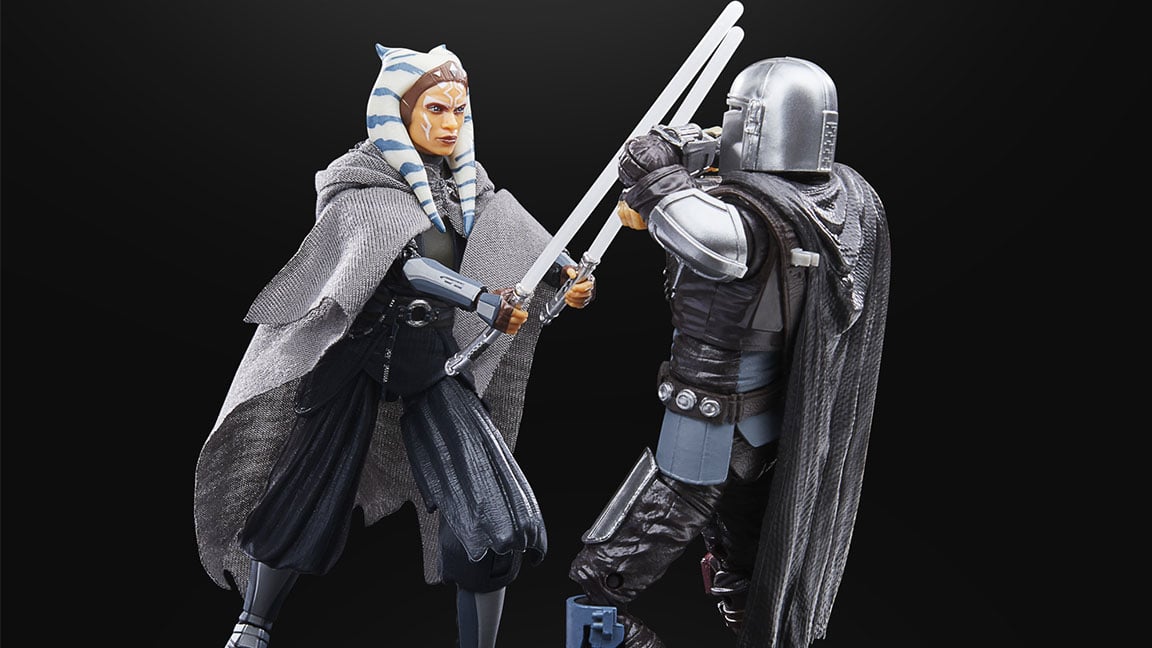 Ahsoka Tano fighting the Mandalorian as Black Series figures